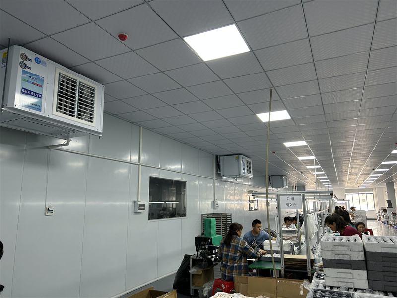 電子線路板車間降溫福泰風(fēng)蒸發(fā)冷空調(diào)案例